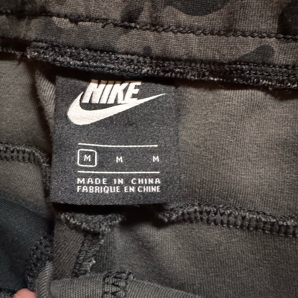 Nike Men's Black Camouflage Joggers M - Picture 3 of 7